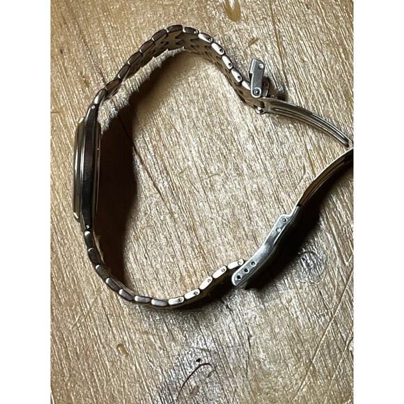 Vintage JAG Japan Mov't watch. Silver & Gold Tone. Untested. - Picture 3 of 10